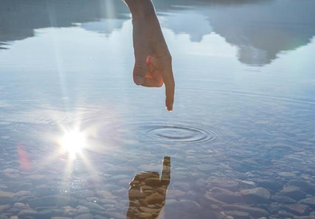 transparencyrippleeffectlargephotoiStockSwissMediaVision640